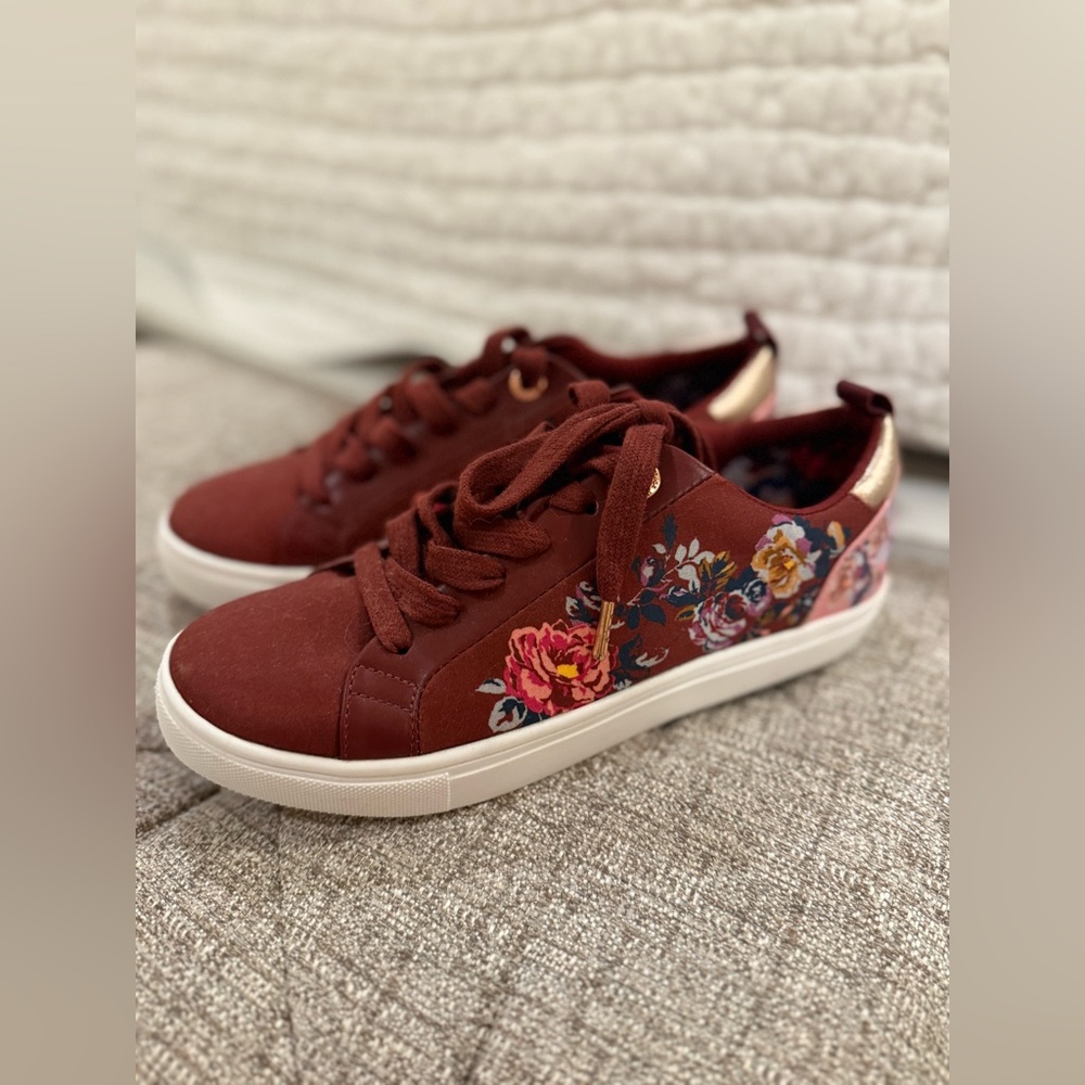 Matilda Jane Size 6 Burgundy Floral Sneakers